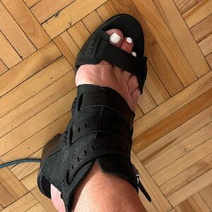 Sorel sandals unique size 8